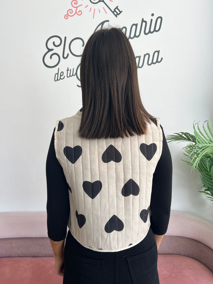 Chaleco Corazones beige