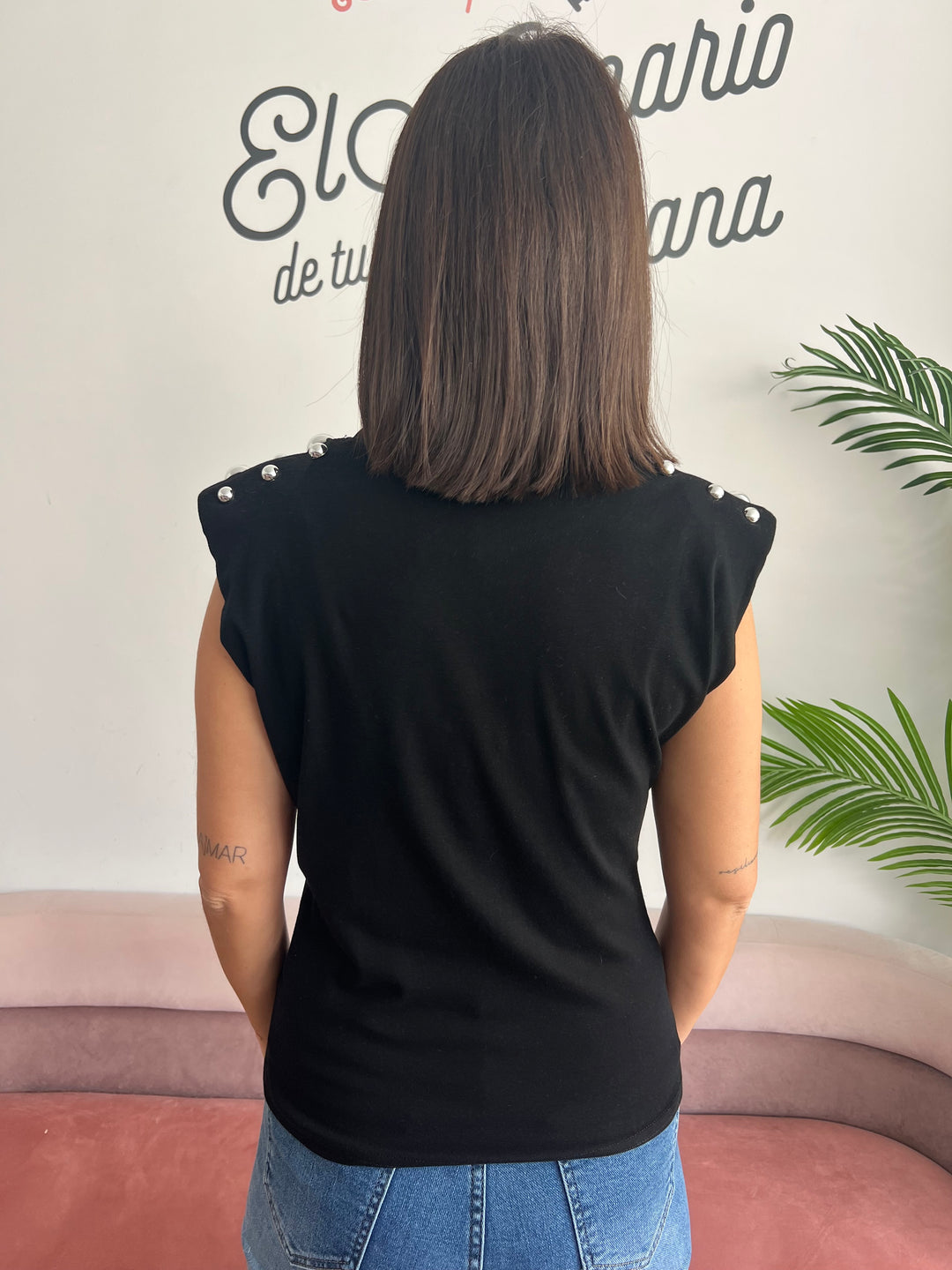 Camiseta Tachuelas negro