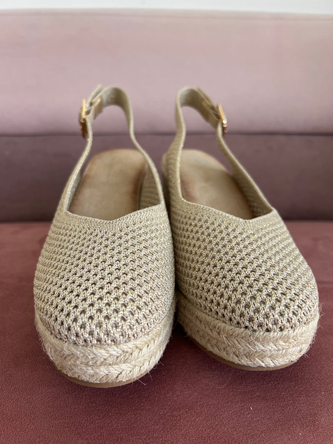 Cuñas Soraya doradas