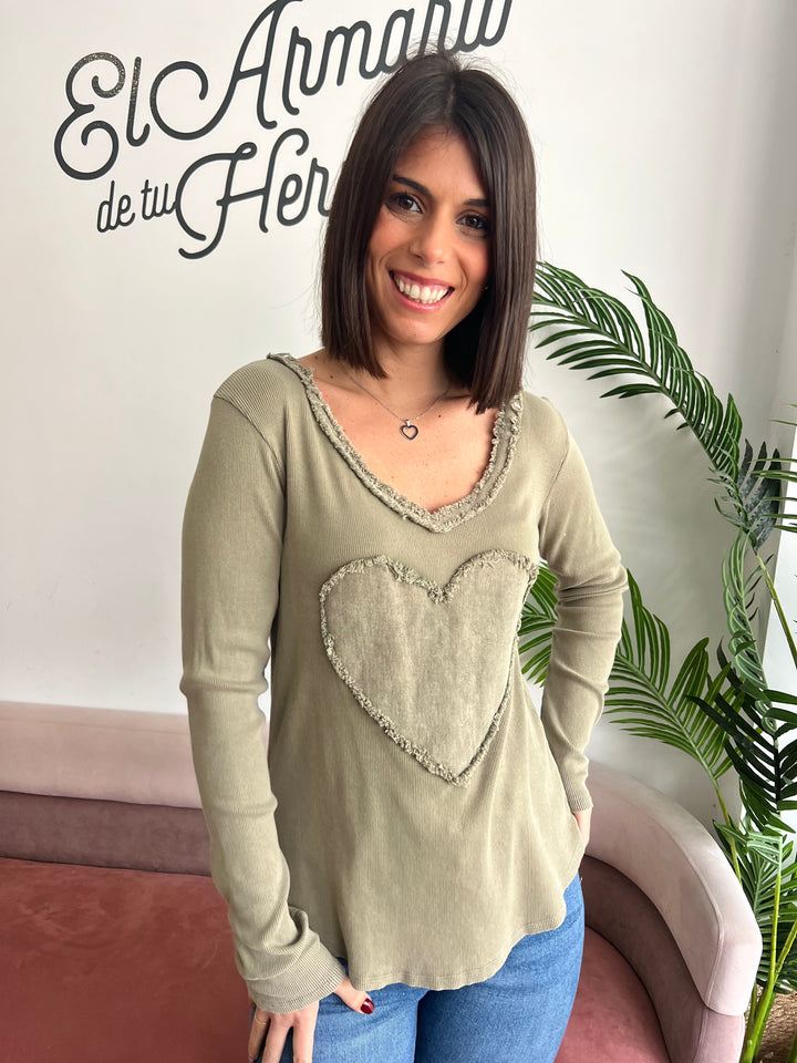 Camiseta Corazón verde militar