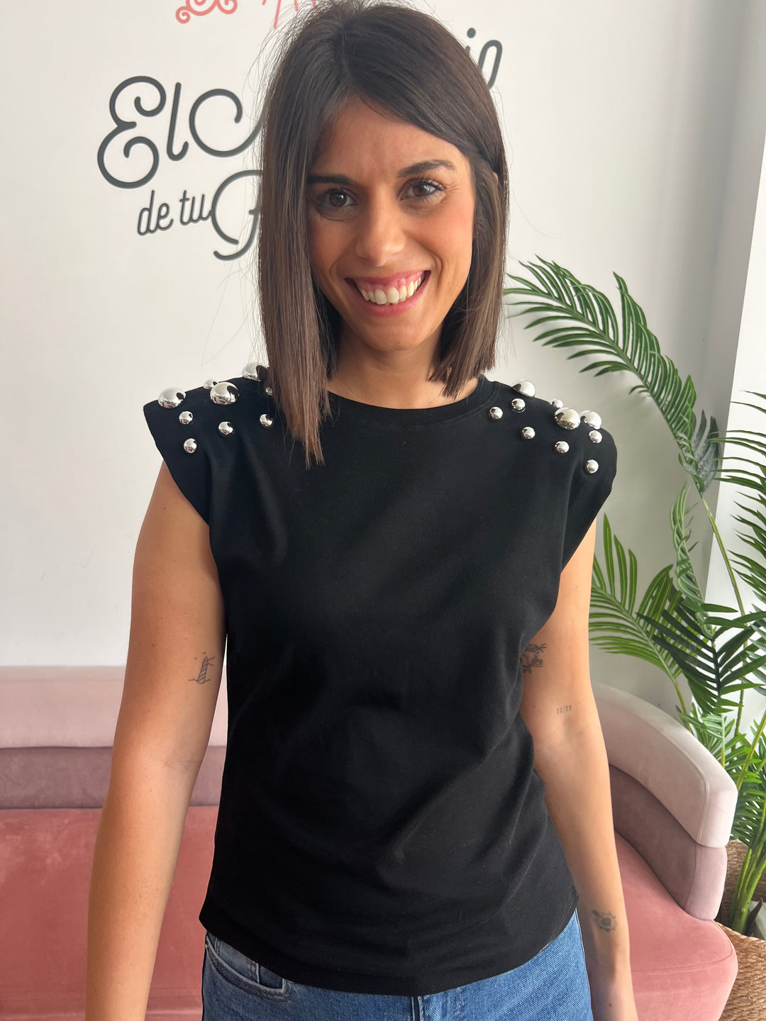 Camiseta Tachuelas negro