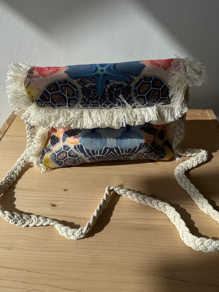 Bolso flecos tortugas