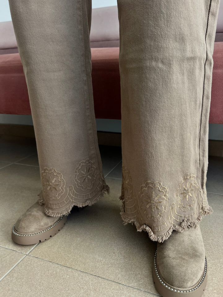 Pantalón Yurena camel