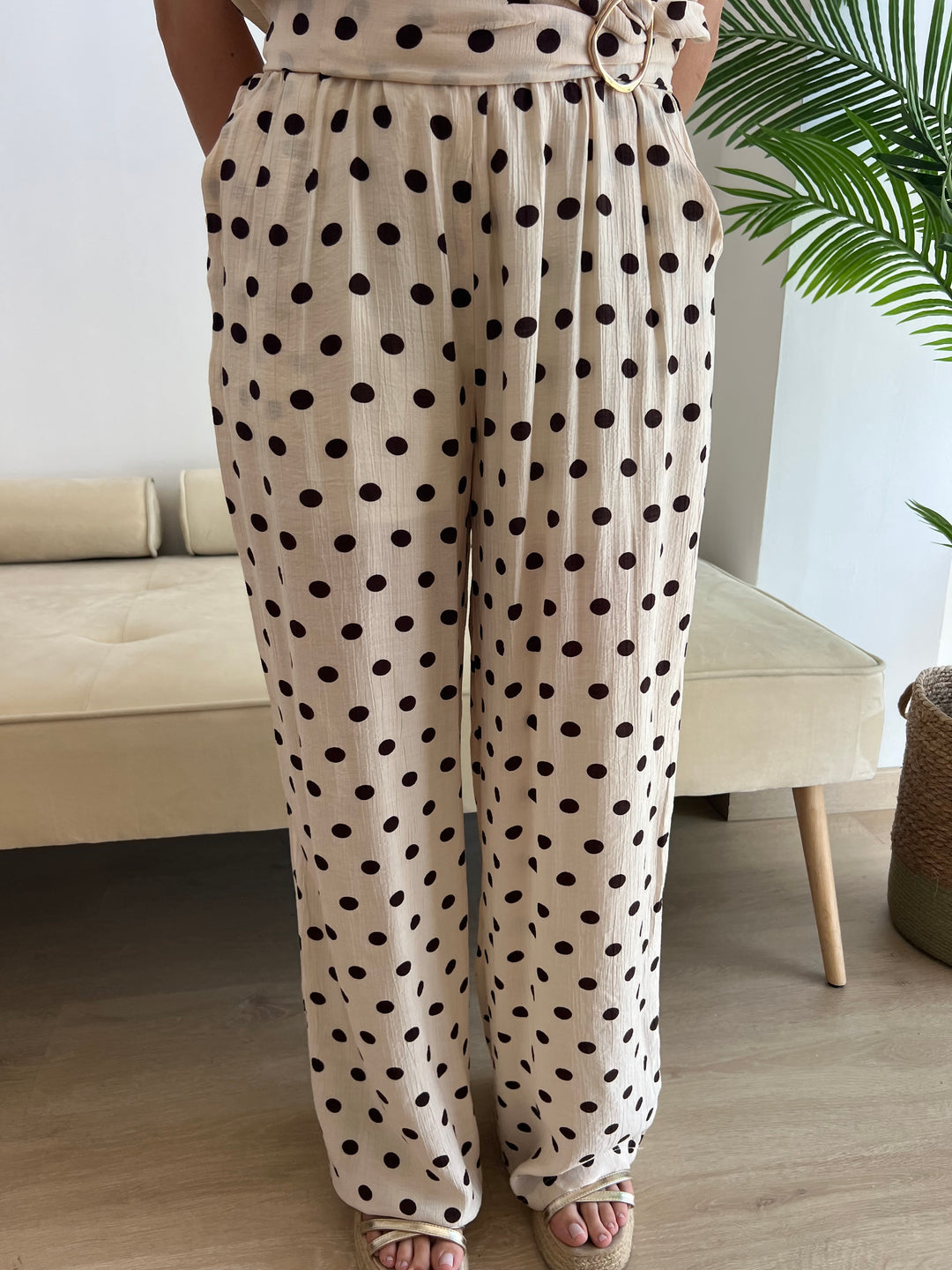 Conjunto Nazaret beige y marrón