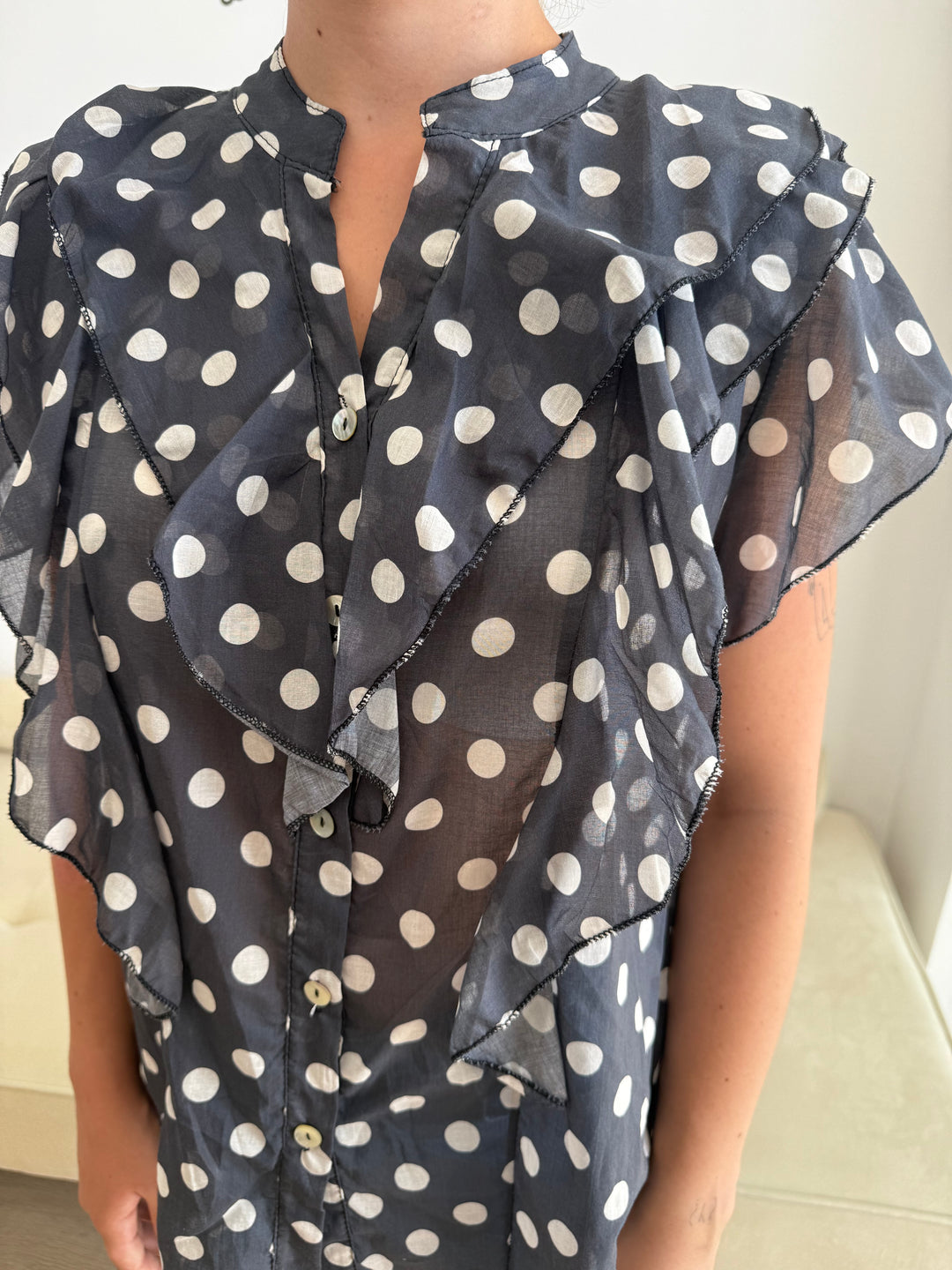 Blusa Lunares volante negro
