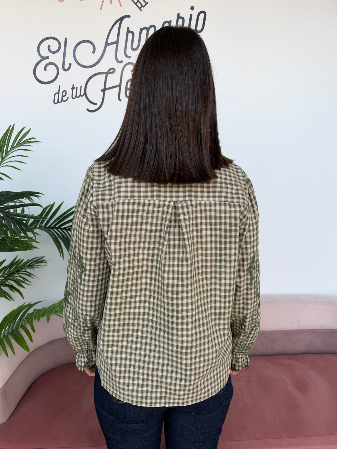 Camisa Melina vede militar