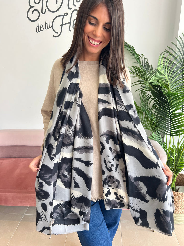 Bufanda Yolanda gris