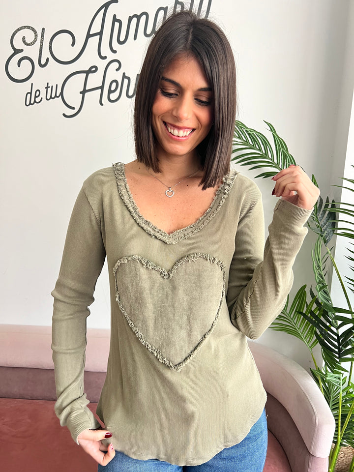 Camiseta Corazón verde militar