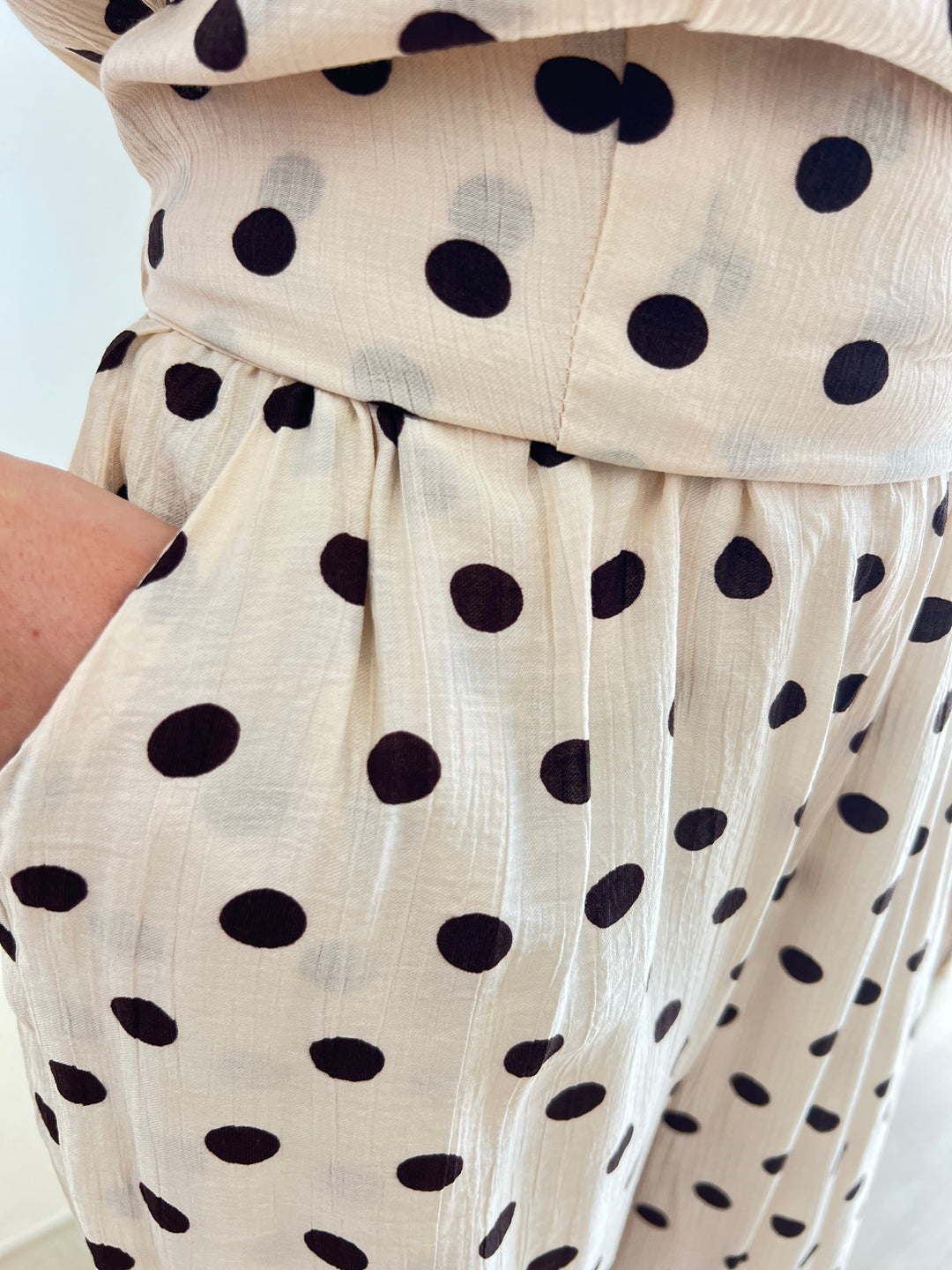 Conjunto Nazaret beige y marrón