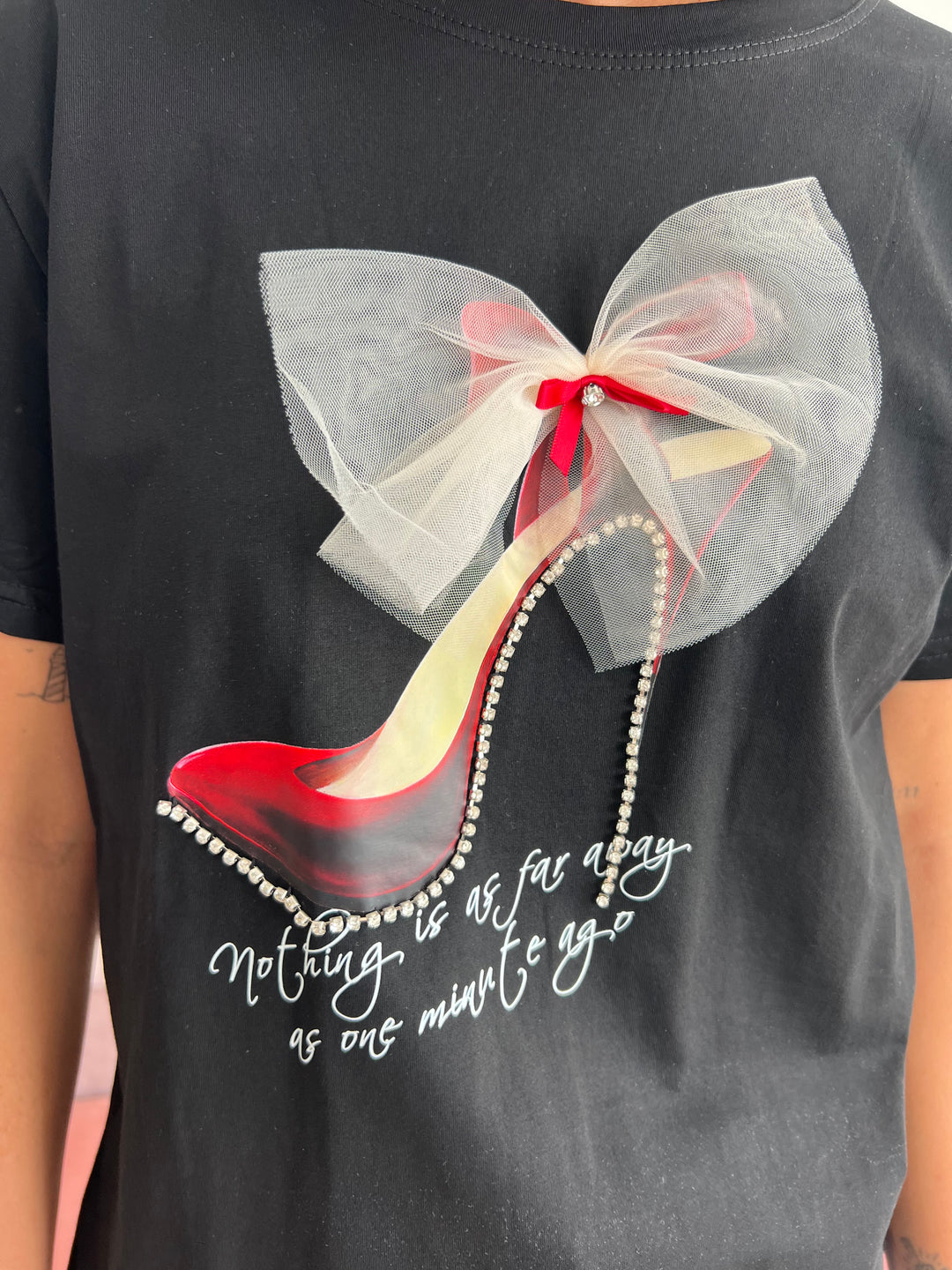 Camiseta Tacón negro
