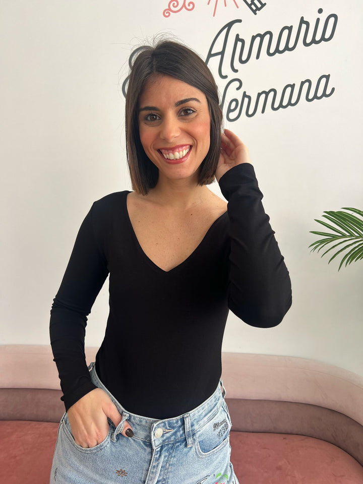 Camiseta Sabrina negro