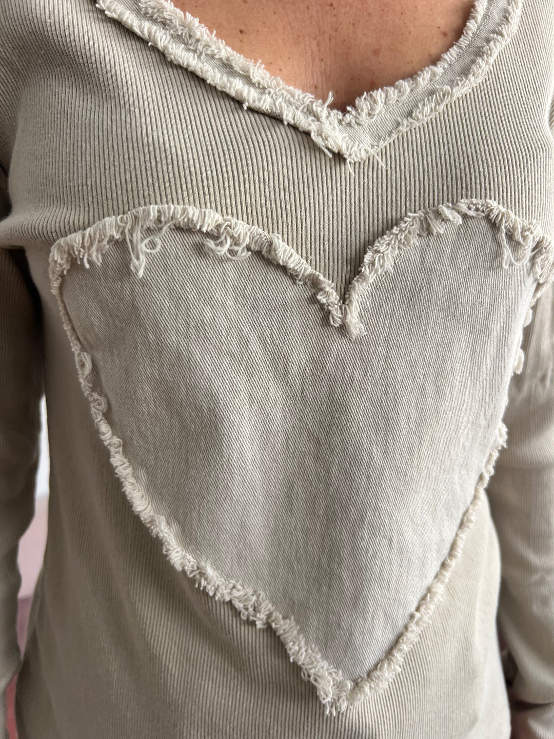 Camiseta Corazón beige