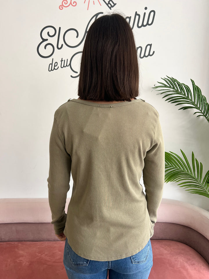 Camiseta Corazón verde militar