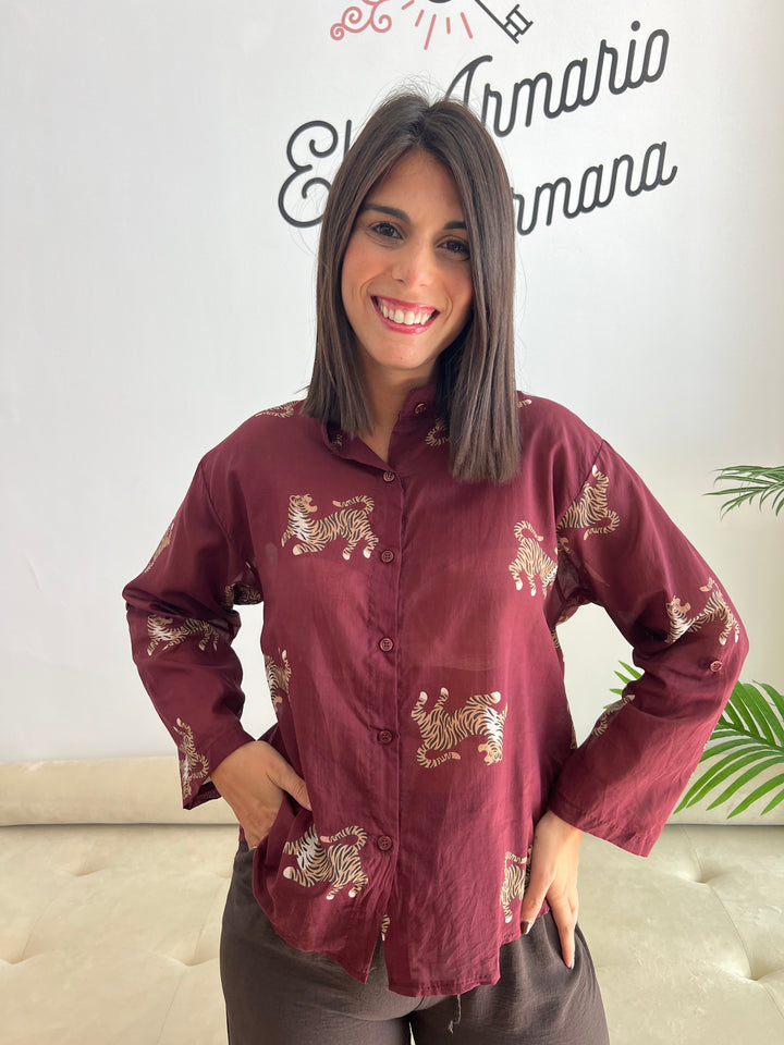 Camisa Tigre burdeos