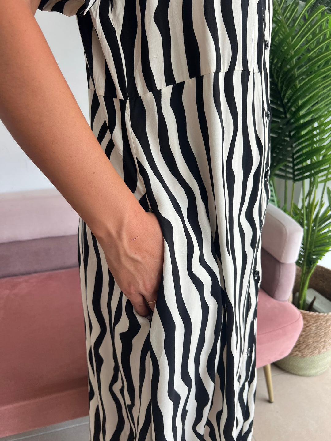 Vestido Puri beige bolsillos