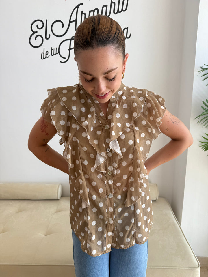 Blusa Lunares volante camel