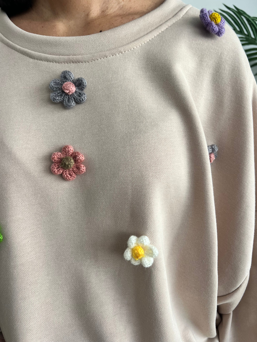 Sudadera Flores relieve beige