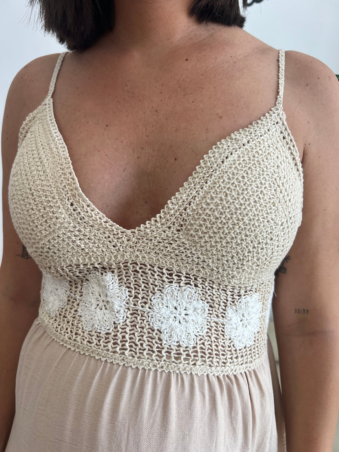 Vestido Flor beige