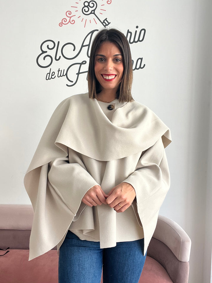 Chaqueta Capa beige