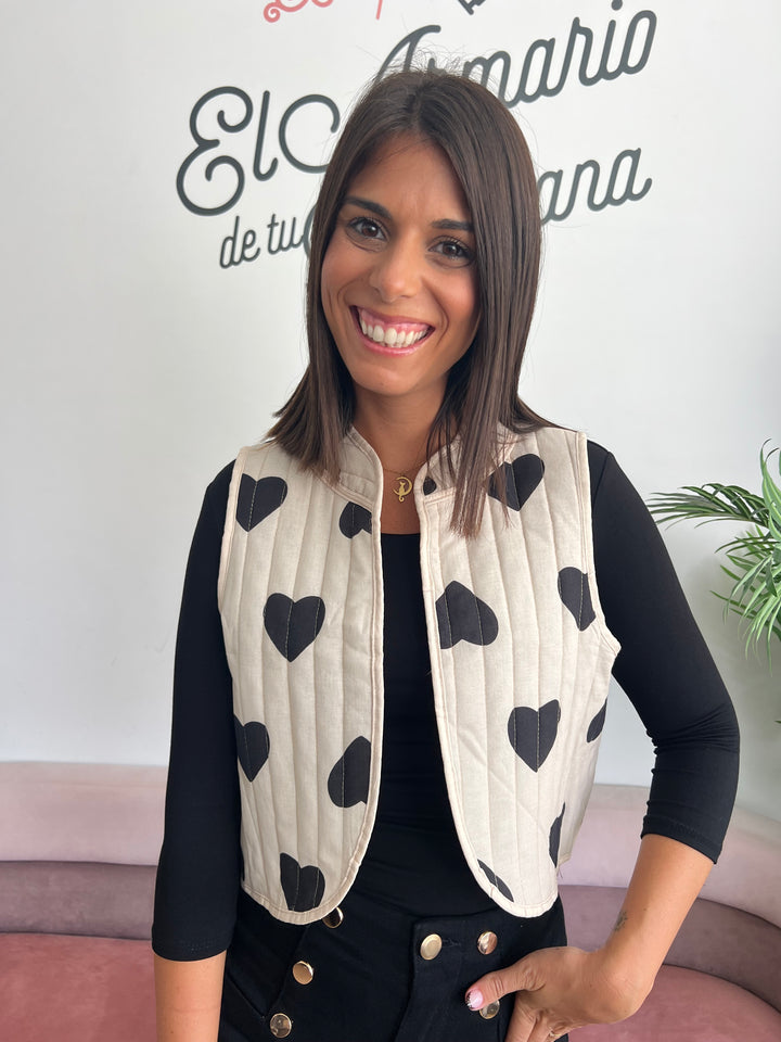 Chaleco Corazones beige