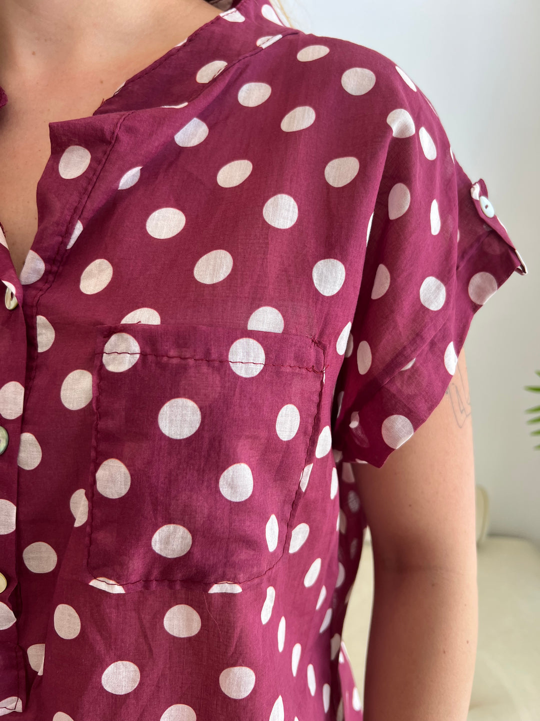 Blusa Lunares bolsillo burdeos