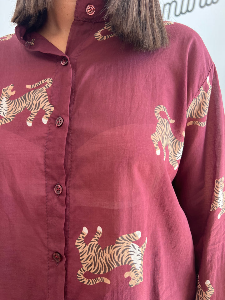 Camisa Tigre burdeos