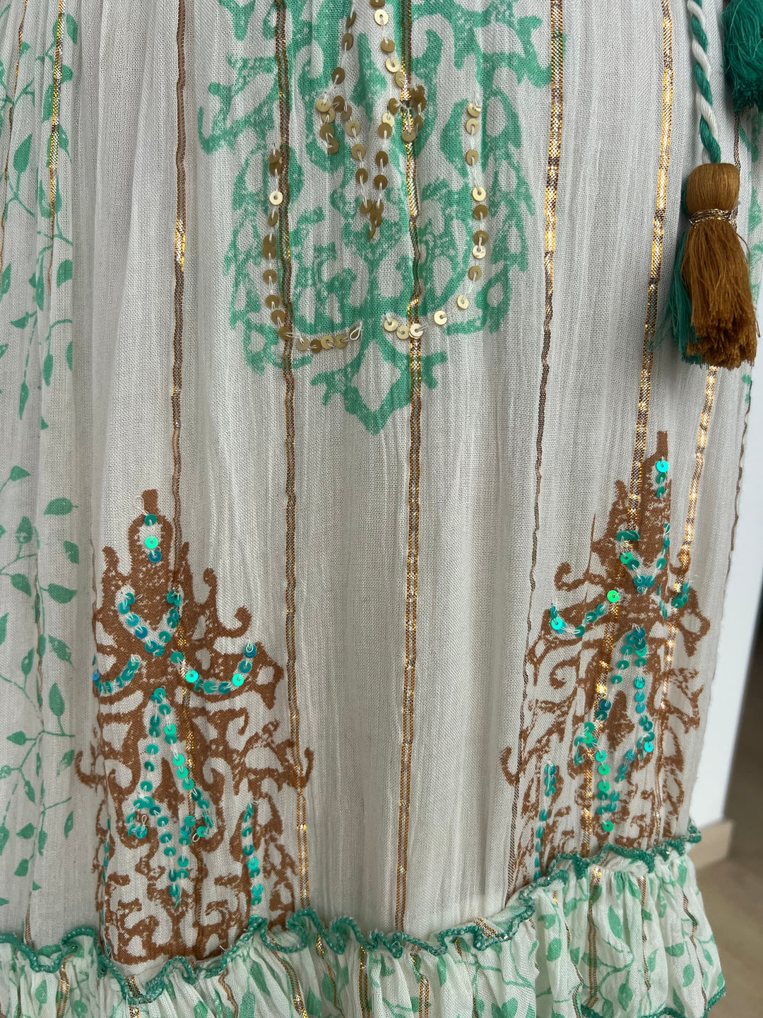 Vestido Isha verde y camel