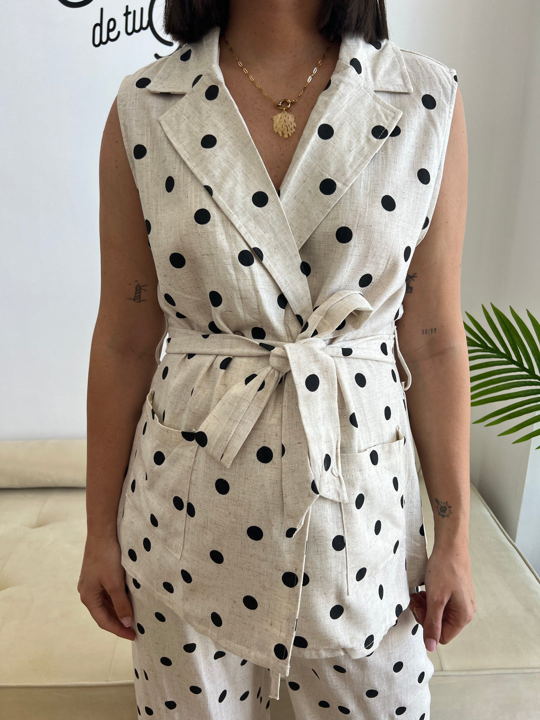 Conjunto Lunares blanco roto