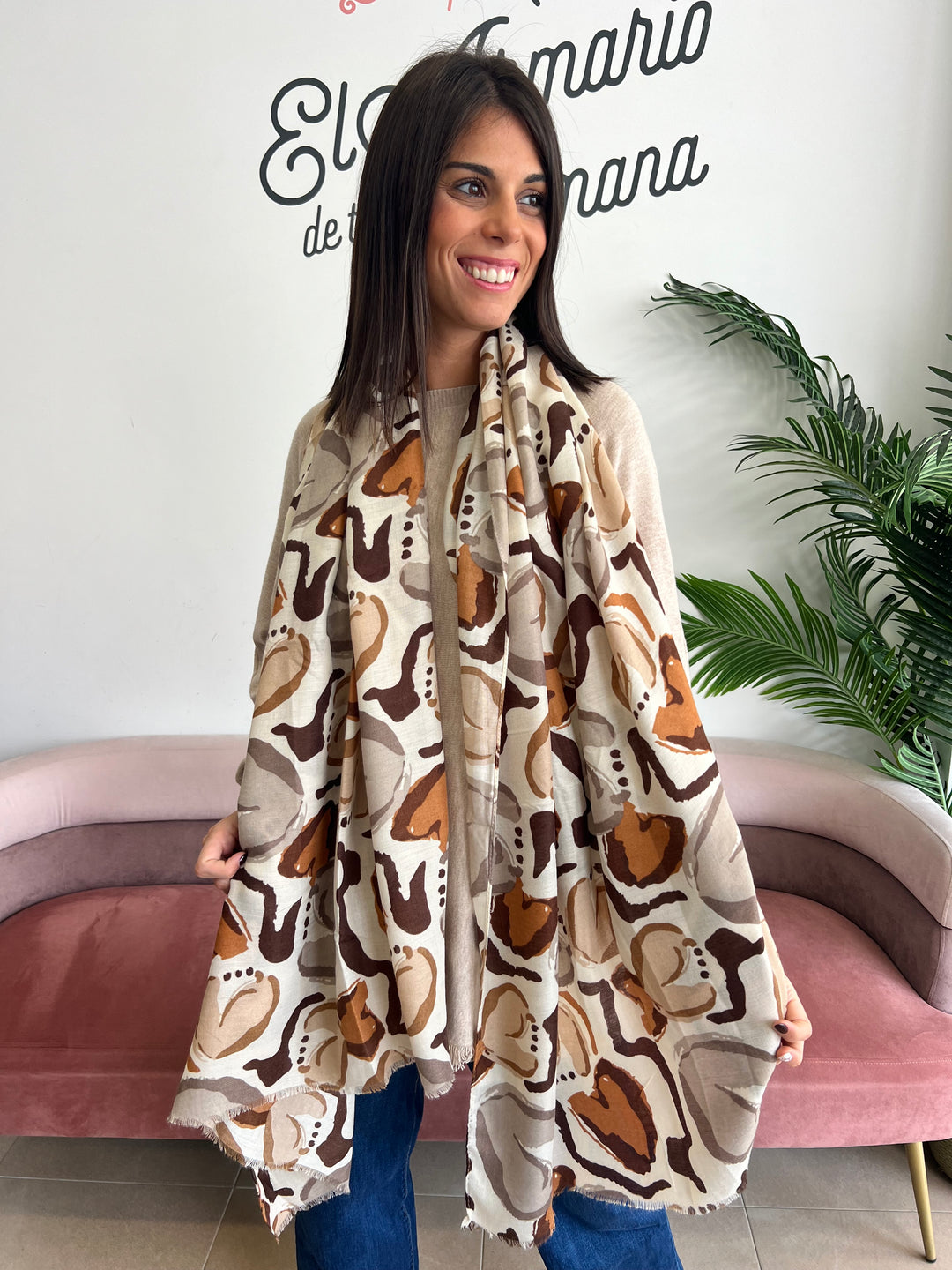 Pañuelo corazones beige