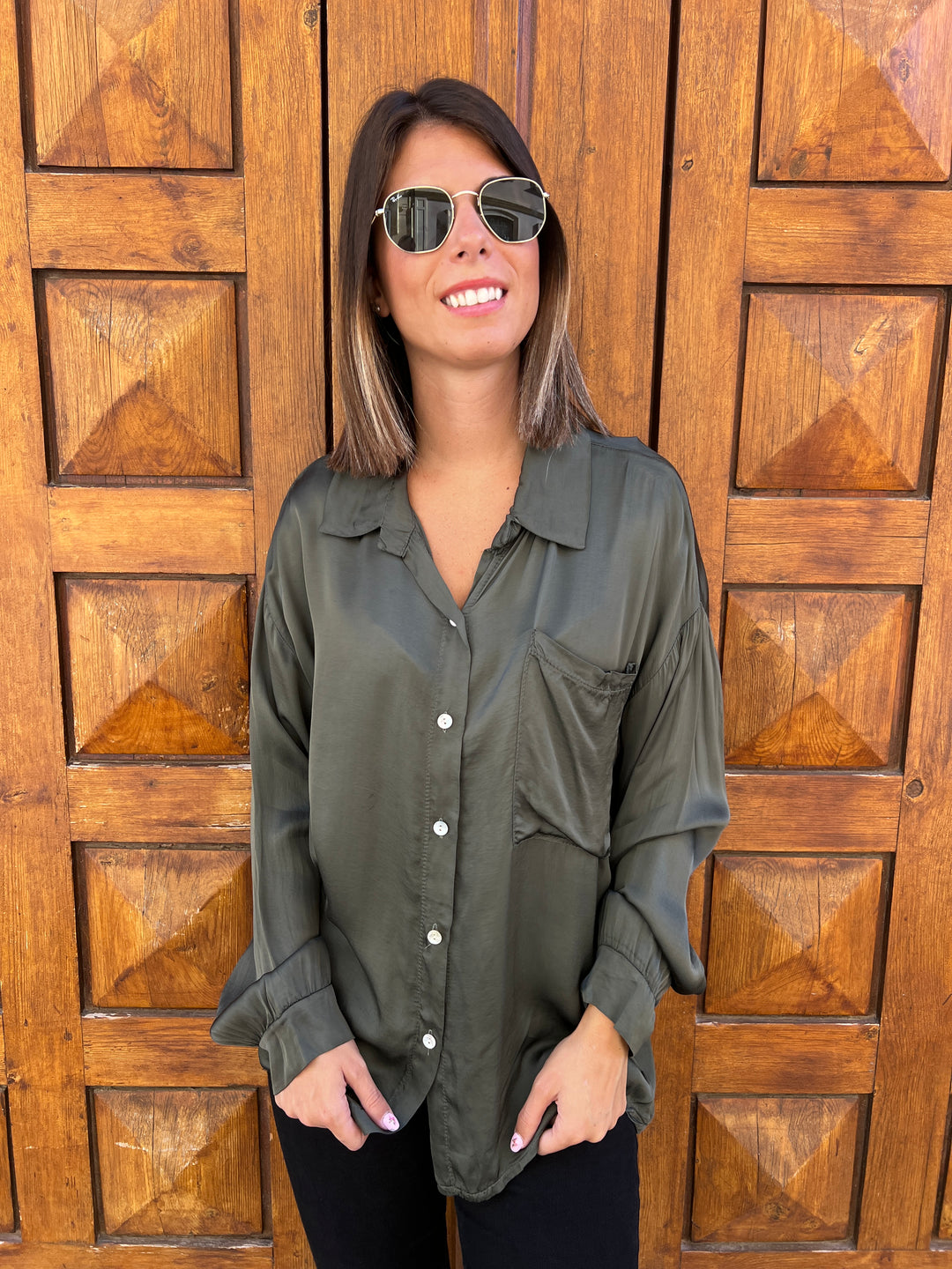 Camisa Vanesa verde militar