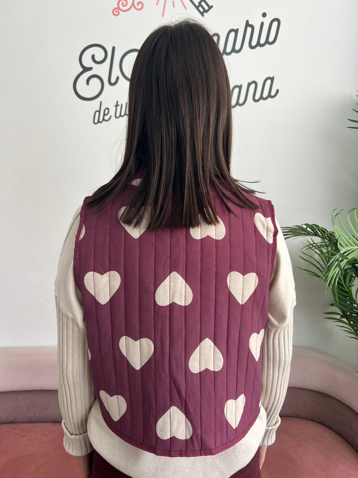 Chaleco Corazones berenjena