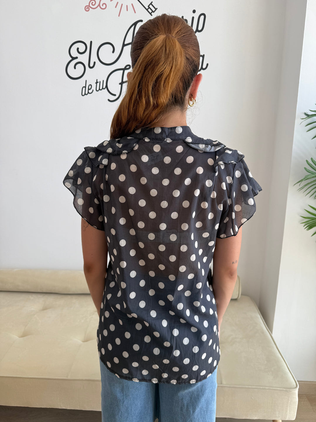 Blusa Lunares volante negro