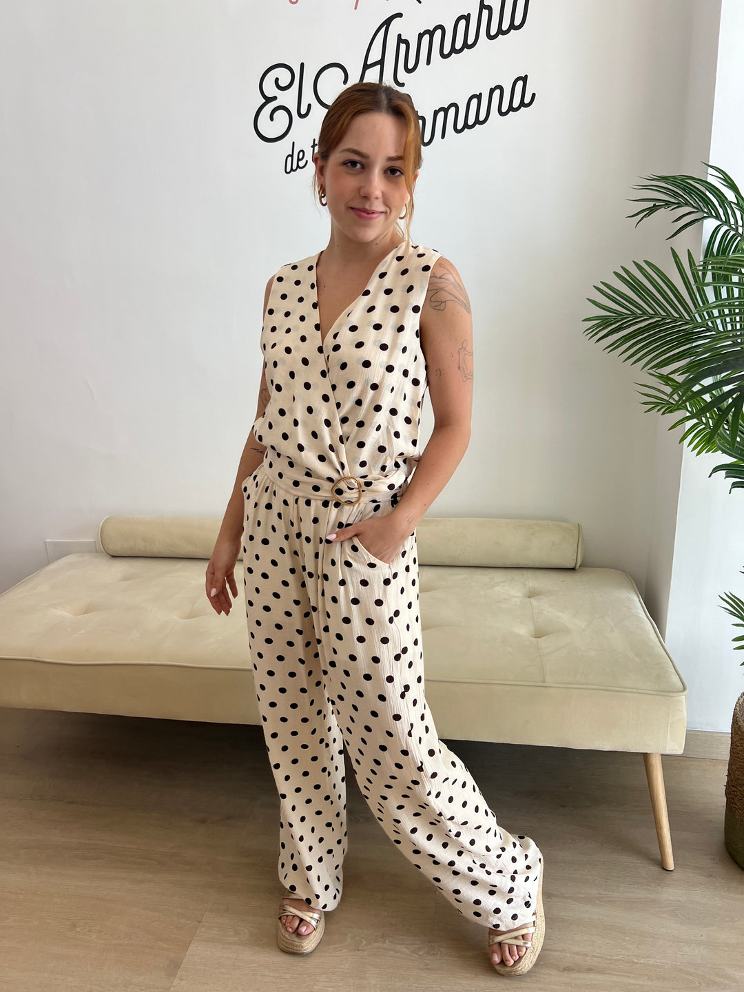 Conjunto Nazaret beige y marrón