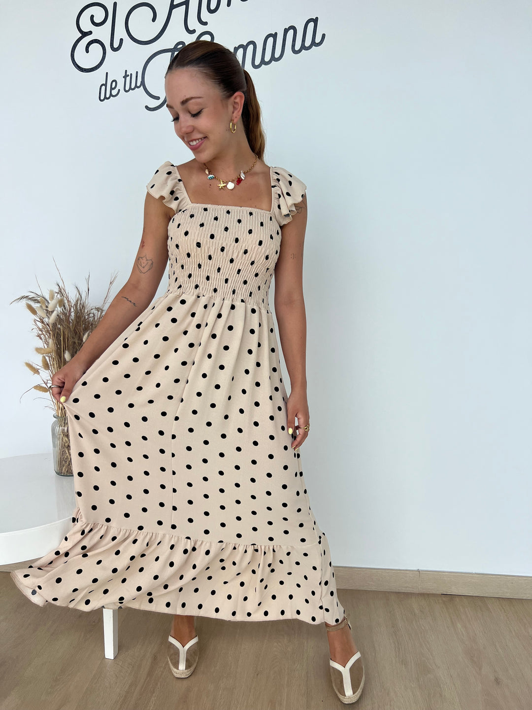 Vestido Violeta beige