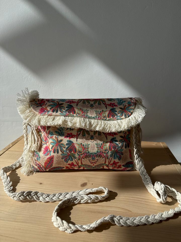 Bolso flecos palmeras