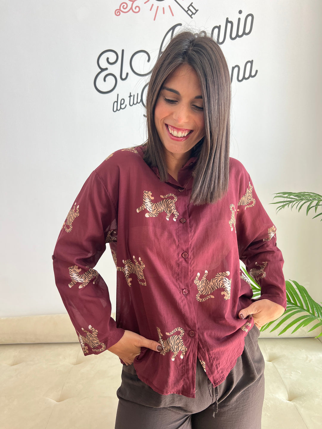 Camisa Tigre burdeos