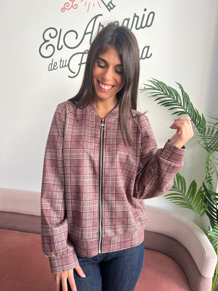 Chaqueta Daila berenjena