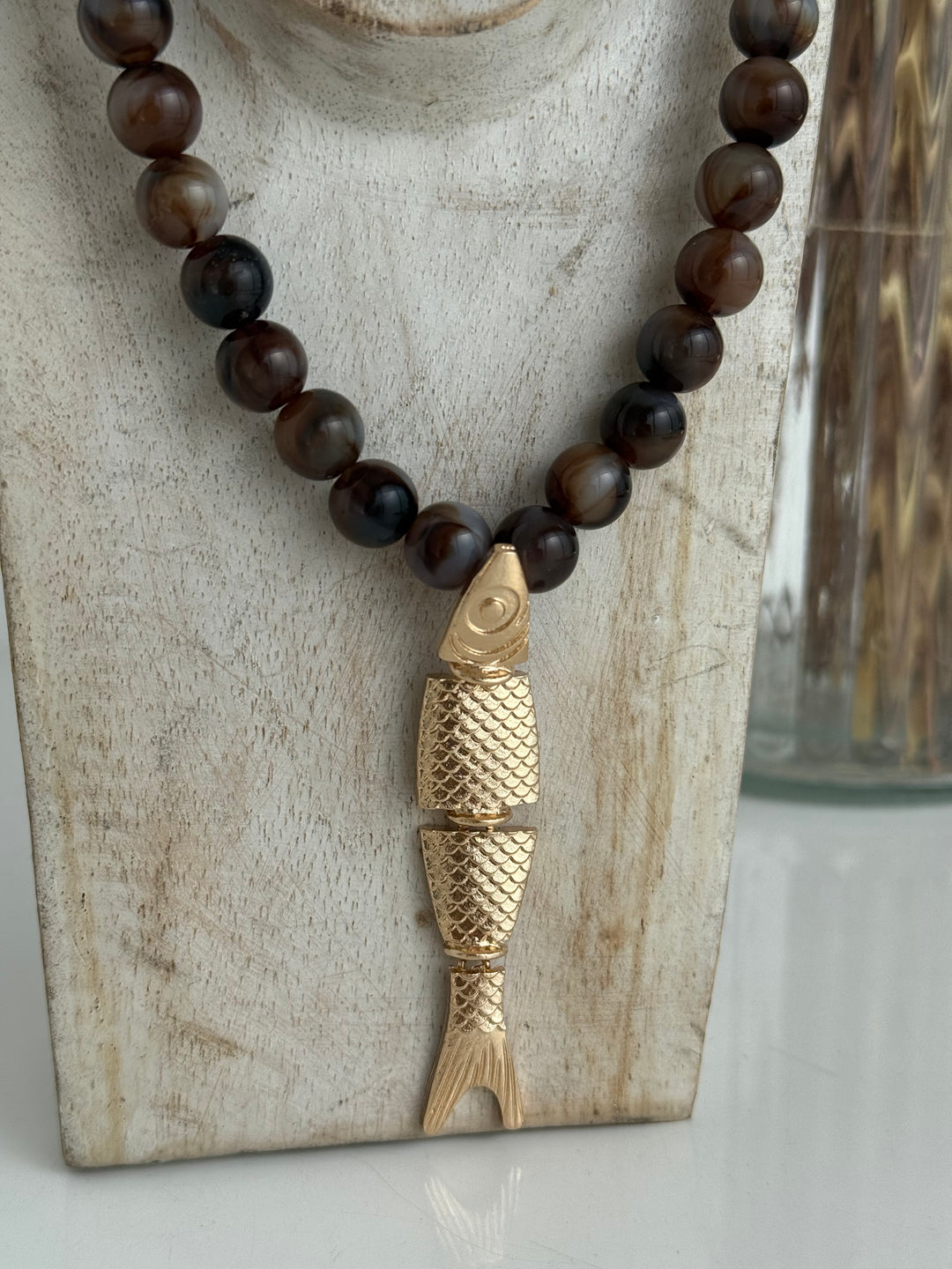 Collar Fish marrón