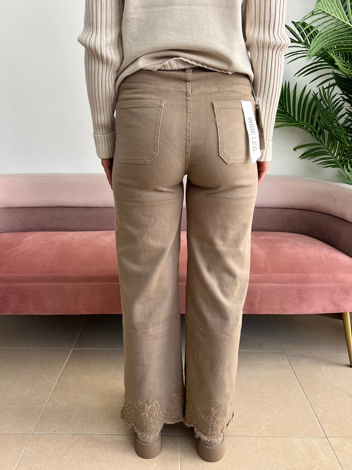 Pantalón Yurena camel