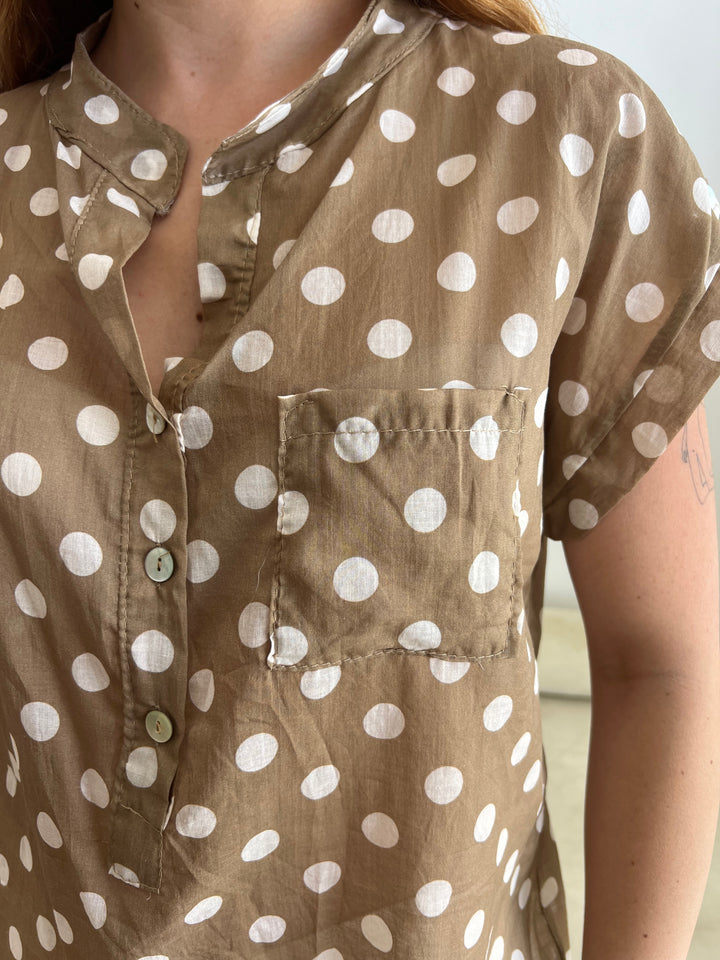 Blusa Lunares bolsillo camel